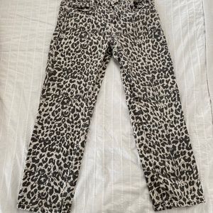 Skinny jeans- distressed look lesionare print